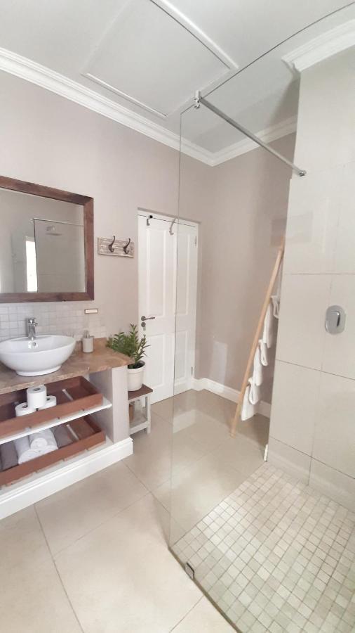 Woodlands Self Catering Hotel Knysna Bagian luar foto