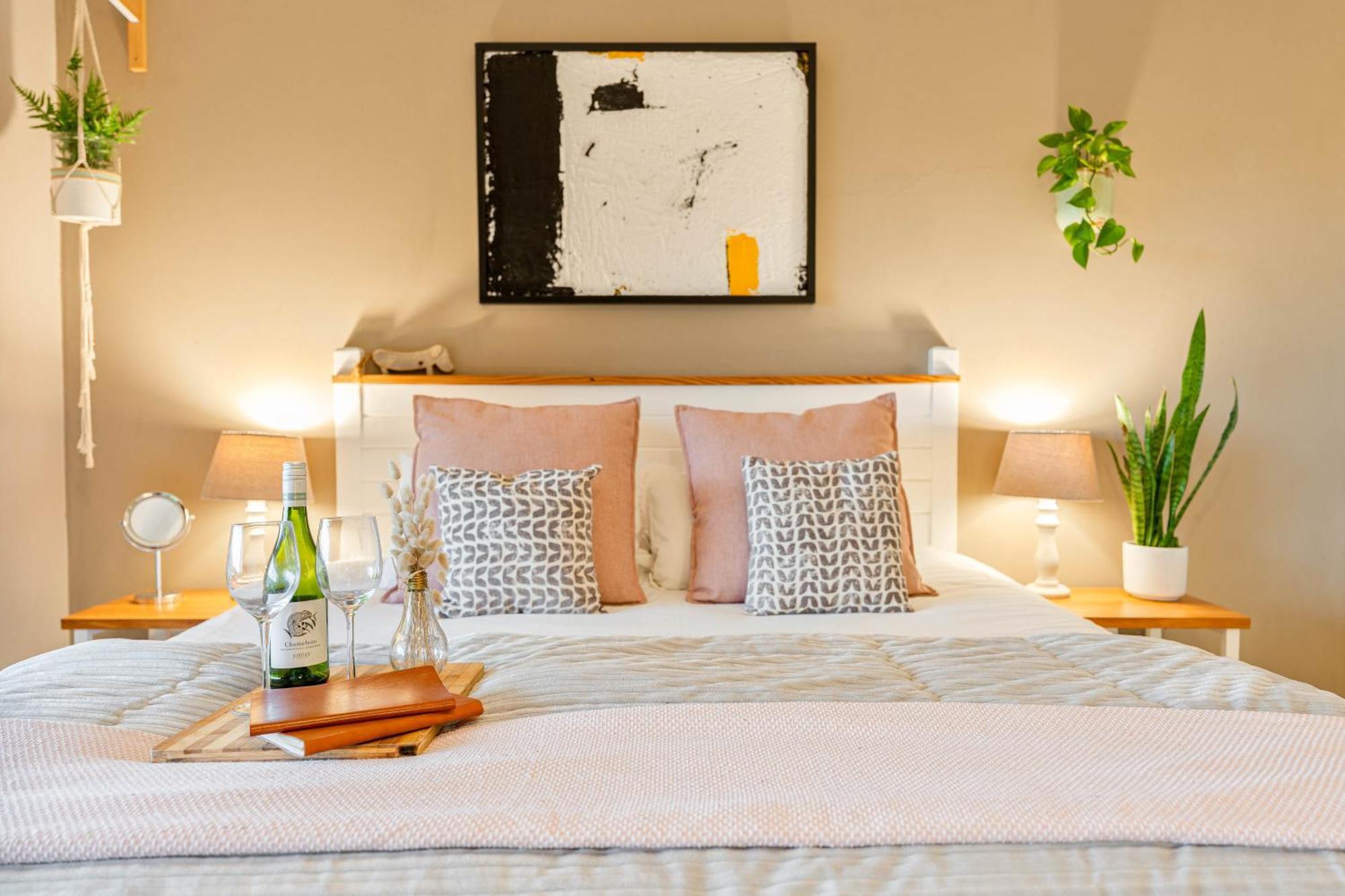 Woodlands Self Catering Hotel Knysna Bagian luar foto
